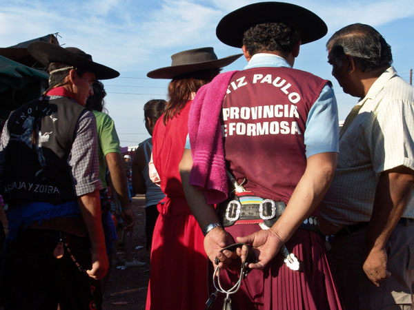 Obra del artista argentino Guillermo Jones - Fiesta al Gaucho Antonio Gil - fotografia Toma directa