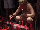 Fotografia Gaucho encienden velas a Antonio Gil