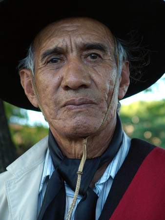 Obra del artista argentino Guillermo Jones - Serie Retratos - fotografia Toma directa